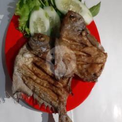 Ikan Bawal Putih Laut Goreng