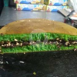 Martabak Manis Pandan Keju Kismis