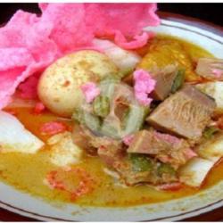 Lontong Sayur Gulai Nangka   Telor   Kripik