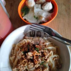 Kwetiau Ayam Bakso Pangsit