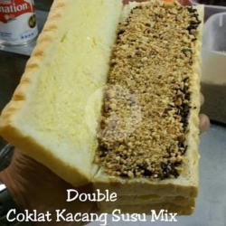 Double Coklat Kacang Campur