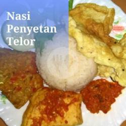 Nasi Penyet Telor Tahu Tempe, Sambel Lalapan