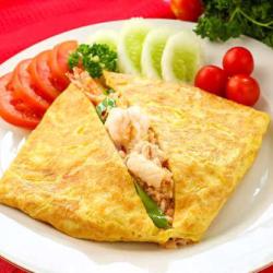 Nasi Goreng Selimut Barbar ( Egg Blanket Fried Rice)