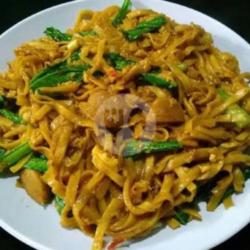 Kwetiaw Spesial Ati Ampela   Telor   Teri   Kerupuk   Cabe   Sambal