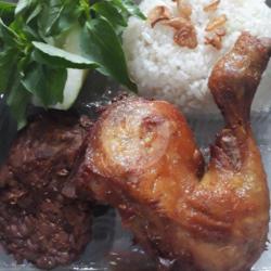 Kotakan Nasi Gurih Ayam Ras Goreng