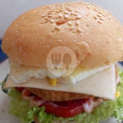 Burger Crispy Full Keju Extra Telur