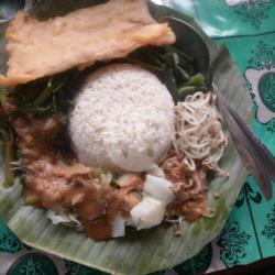 Nasi Pecel  Tempe Goreng