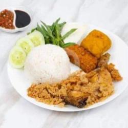 Nasi   Ayam Penyet Kol Goreng