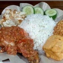 Nasi  Ayam Penyet Tempe Tahu Lalapan