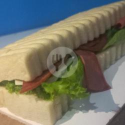 1/2 Porsi Kasino Smoke Beef Keju