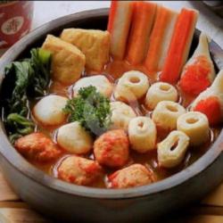 Indomie Goreng Dobel Becek Premium  Seafood Spesial,crabstik 4,shrimptail 2,baso Daging Sapi Goreng 4,chikua6 Slice, Tahu Kering 2