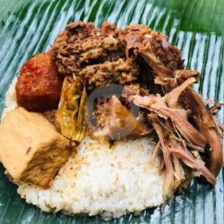 Nasi Gudeg Suwir Komplit