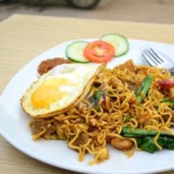 Mie Goreng Telor Ceplok / Ayam