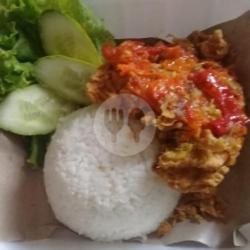 Nasi Ayam Geprek Sambal Bawang