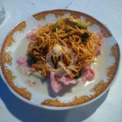 Lontong Gulai Toco   Mie Goreng