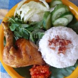 Pecel Ayam / Ayam Goreng