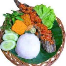 Hemat Lalapan Lele Nasi