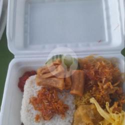 Nasi Uduk Sosis Nasya