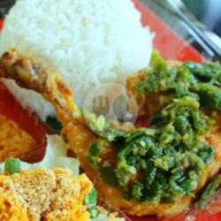 Ayam Sambal Goang   Nasi   Tahu Tempe   Kerupuk