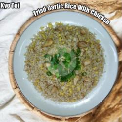 Fried Garlic Rice With Chicken