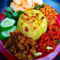 Nasi Kuning   Sayap Ayam