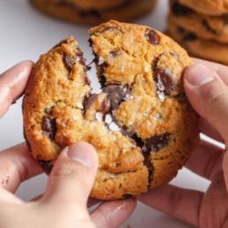 Signature Chocolate Chip Cookies