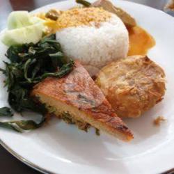 Nasi Telur Dadar   Perkedel