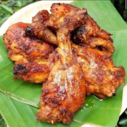 Nasi Minyak Samin   Ayam Bakar   Tahu Goreng   Air Mineral (cup)