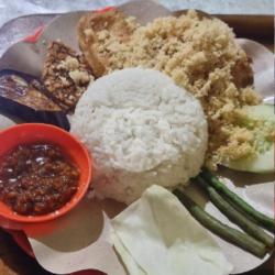 Ayam Kalasan Kremes   Nasi Putih