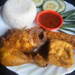 Nasi Ayam Rempah Komplit