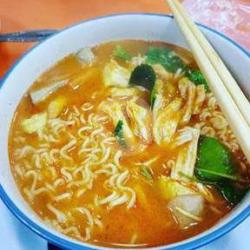 Mie Tomyum