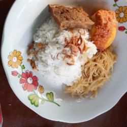 Nasi   Telur   Bihun   Tahu Semur