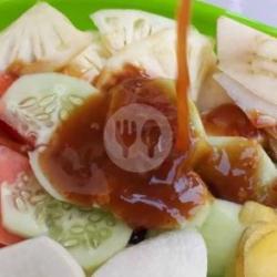 Rujak Buah Petis Madura