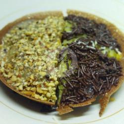 Martabak Spesial Durian Kacang Coklat Kismis Susu