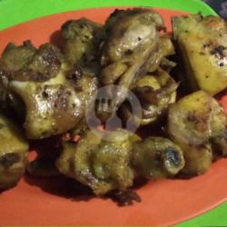 Ayam Goreng Maknyus