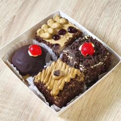 1 Box Kue Jadul Isi 4 Pcs