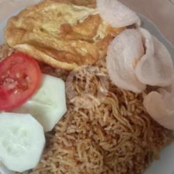 Mie Nasi Goreng (minas) :nasi Goreng   Indomie   Telur Dadar/mata Sapi