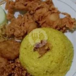 Nasi Kuning Ayam Kentaky