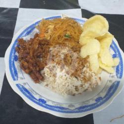 Nasi Uduk Semur Tahu   Tempe   Bihun