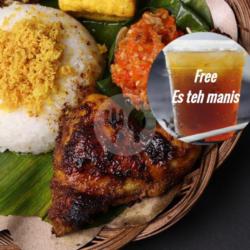 Paket Dada/sayap Ayam Bakar Sambalado Merah (komplit)  Es Teh Manis