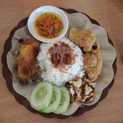 Nasi Kulit   Ayam Goreng