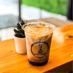 Secangkir Es Kopi Aren