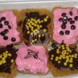 Pisang Nagget Strowberry Coklat