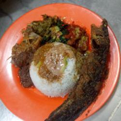 Nasi Lele Sayur Komplit