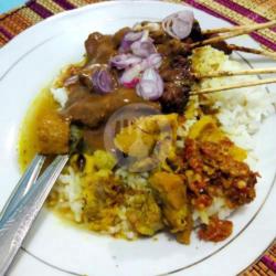 Nasi Sate Gule Campur (nasi   Gule   5 Tusuk Sate Kambing)