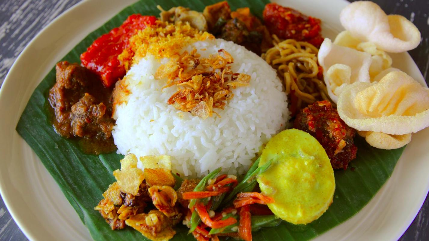 Warung Makan Dan Nasi Kuning Qhy-Qhy, Hj Saripah Raya