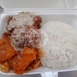 Nasi Campur Gudeg Krecek Telur Pindang