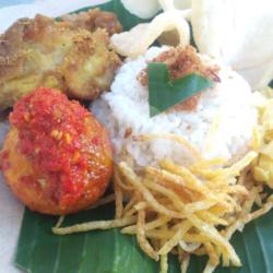 Nasi Uduk   Ayam   Telor Balado