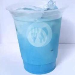 Iced Vanilla Blue Milk   Grass Jelly/puding