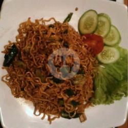 Mie Goreng   Telur   Sosis/ Bakso